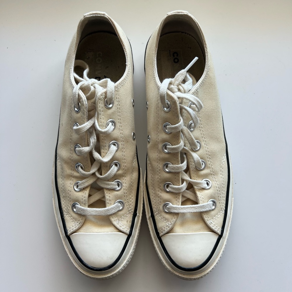 beige low top converse